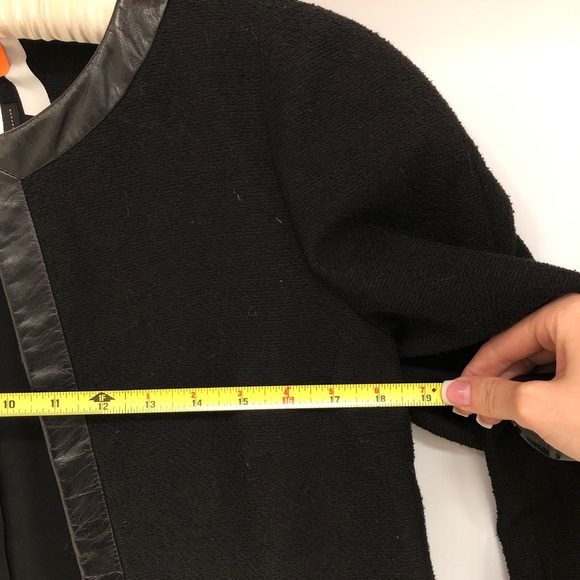 2013 CHANEL LEATHER TRIM LA PETITE VESTE NOIRE JACKET SZ 42 - Picture 6 of 8